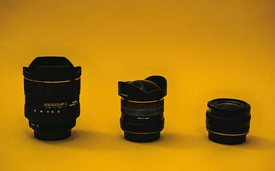 What is the difference between prime and zoom lenses?